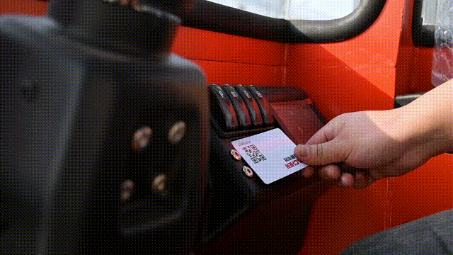 米瑪長物料搬運(yùn)叉車.gif 米瑪長物料搬運(yùn)叉車.gif