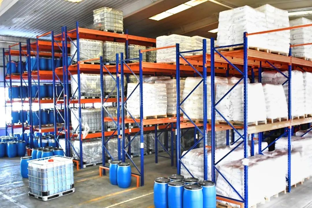 MIMA米瑪MC站駕三向叉車(chē)-2.jpg MIMA米瑪MC站駕三向叉車(chē)-2.jpg