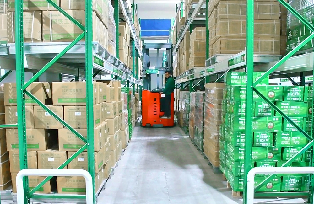 MiMA米瑪站駕式三向堆垛車MC15-4.jpg MiMA米瑪站駕式三向堆垛車MC15-4.jpg